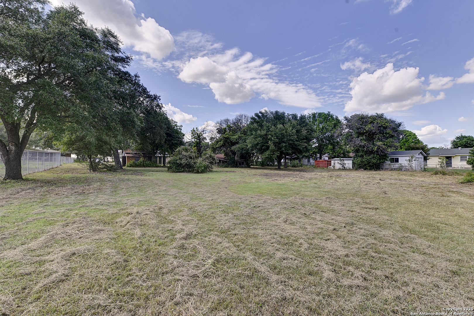 main property photo 30