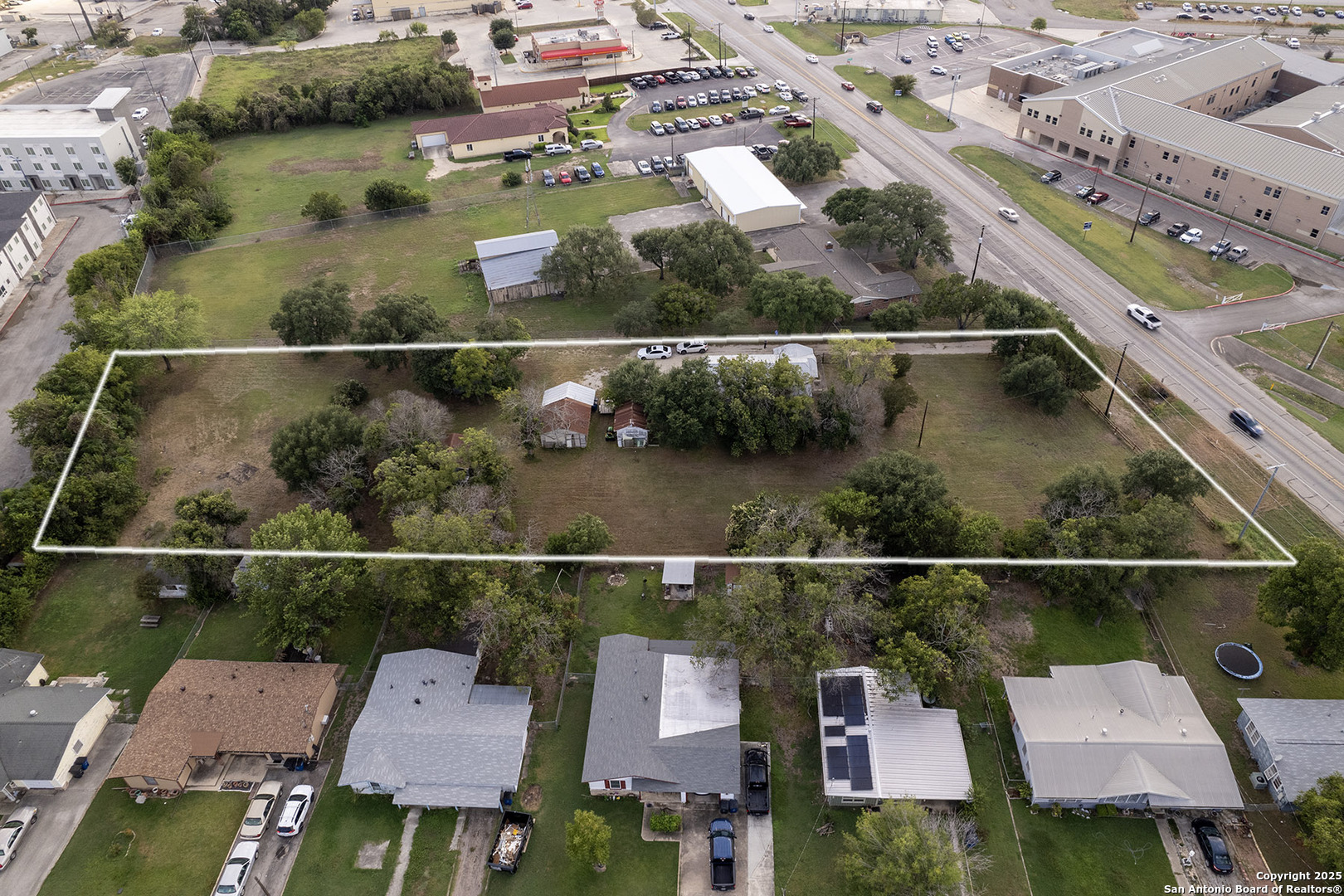 main property photo 34
