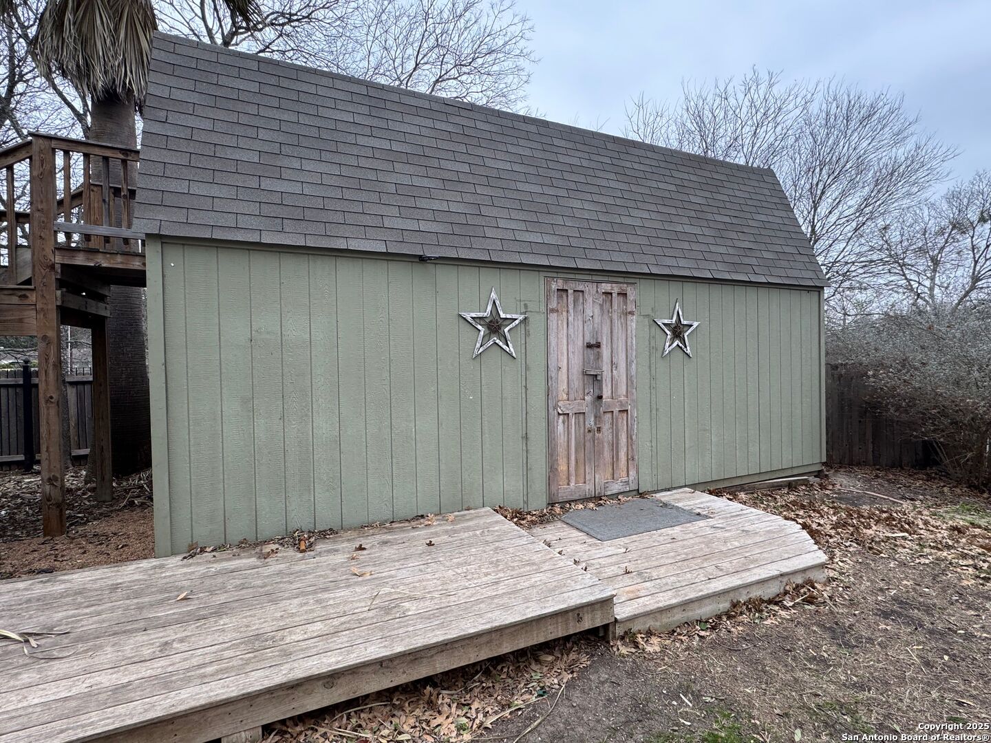 main property photo 40