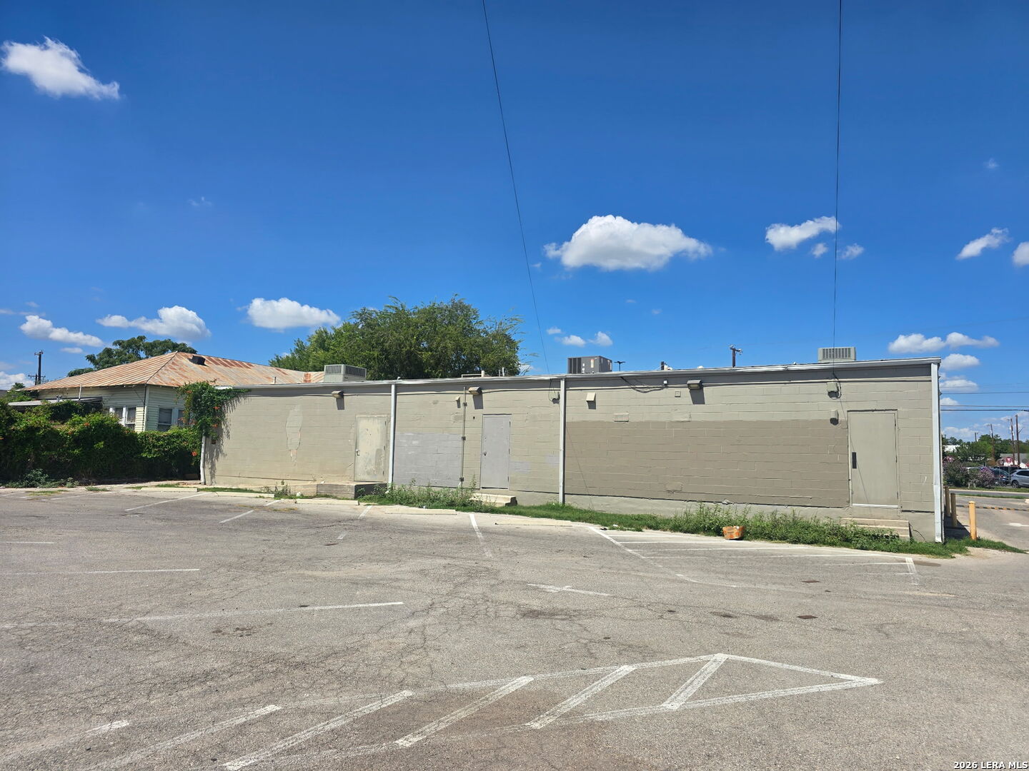 main property photo 11
