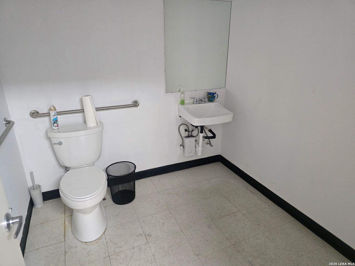 main property photo 6