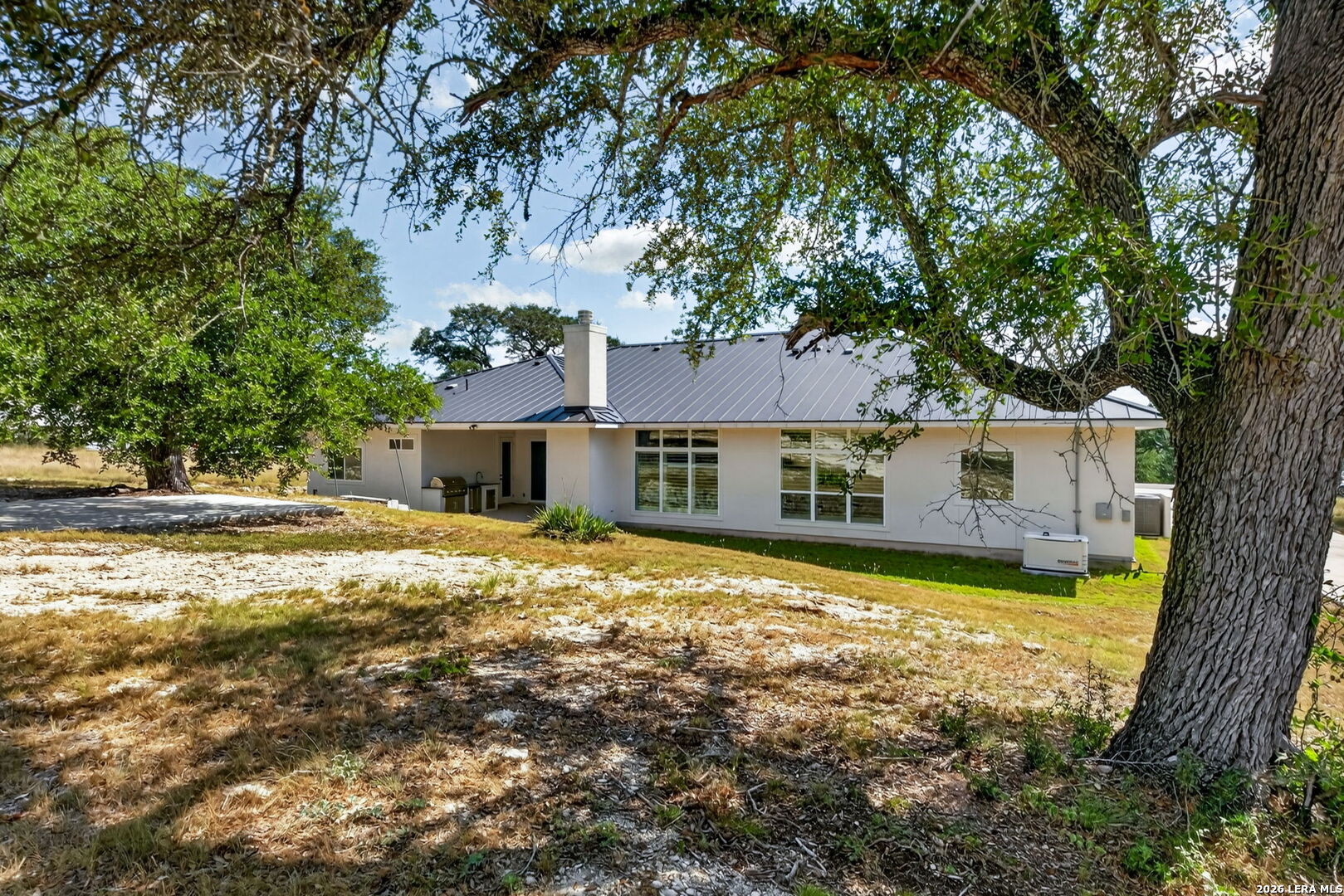 main property photo 37
