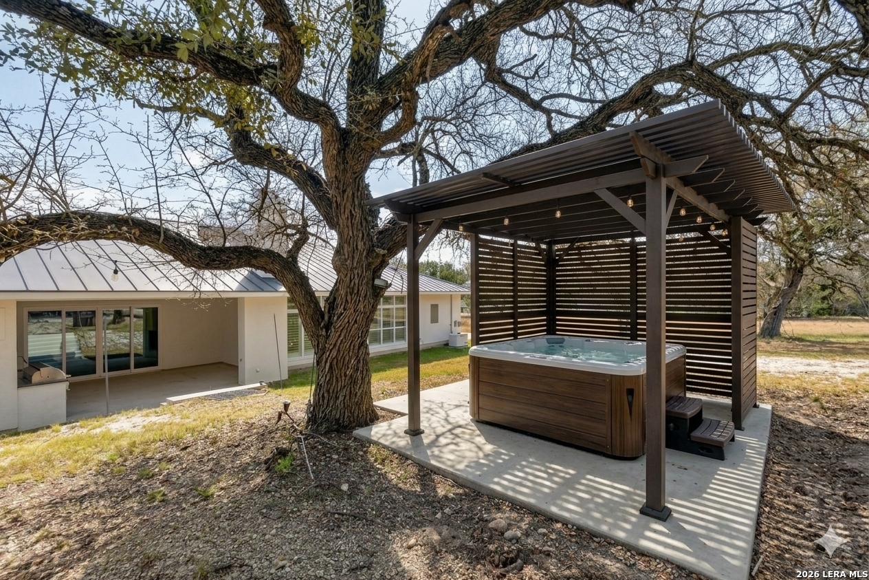 main property photo 41