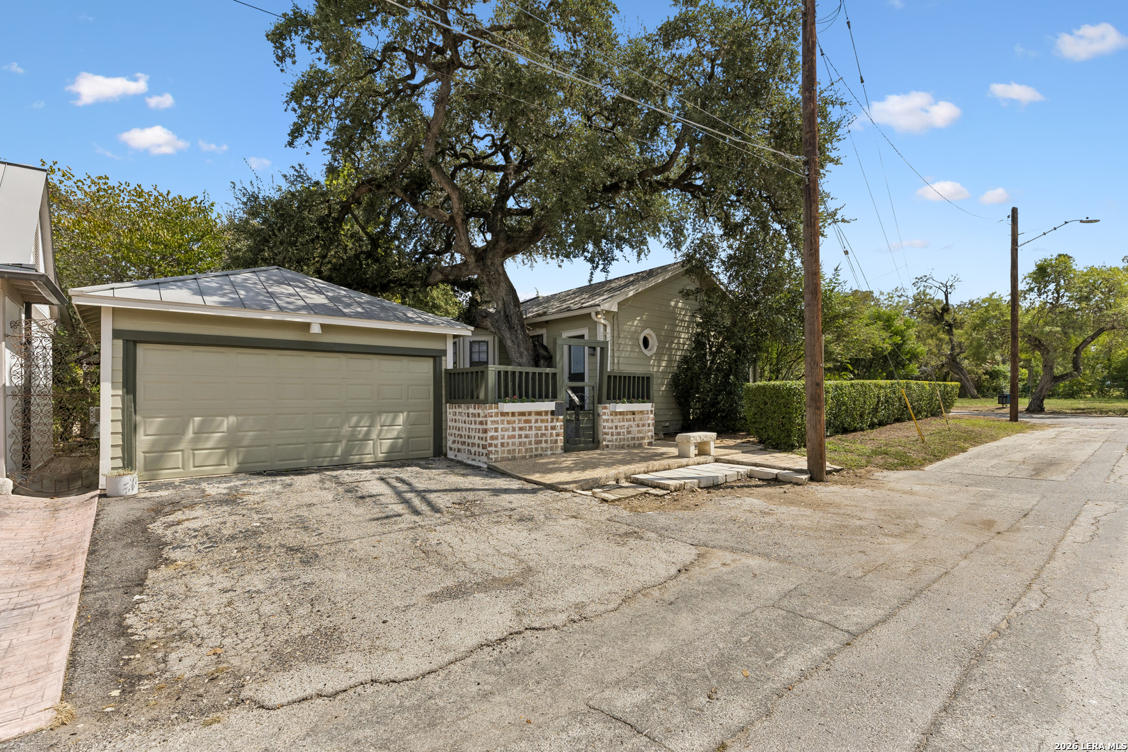 main property photo 46