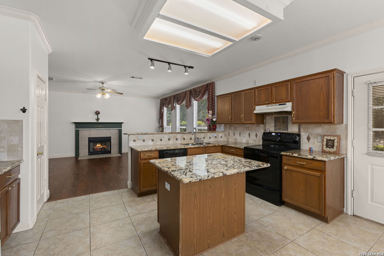 main property photo 17