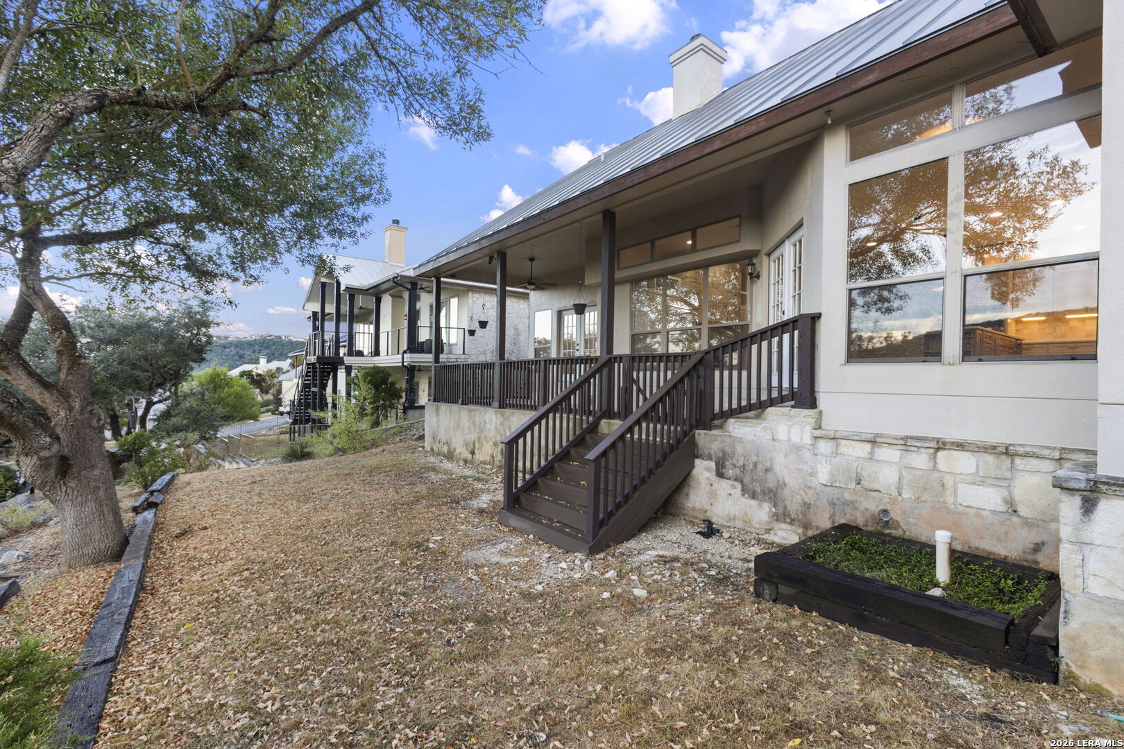 main property photo 40