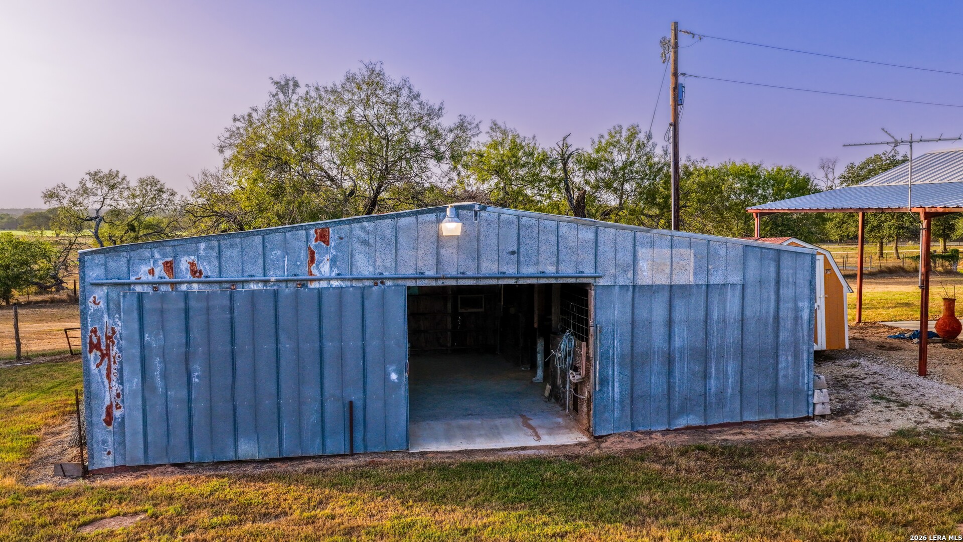 main property photo 6