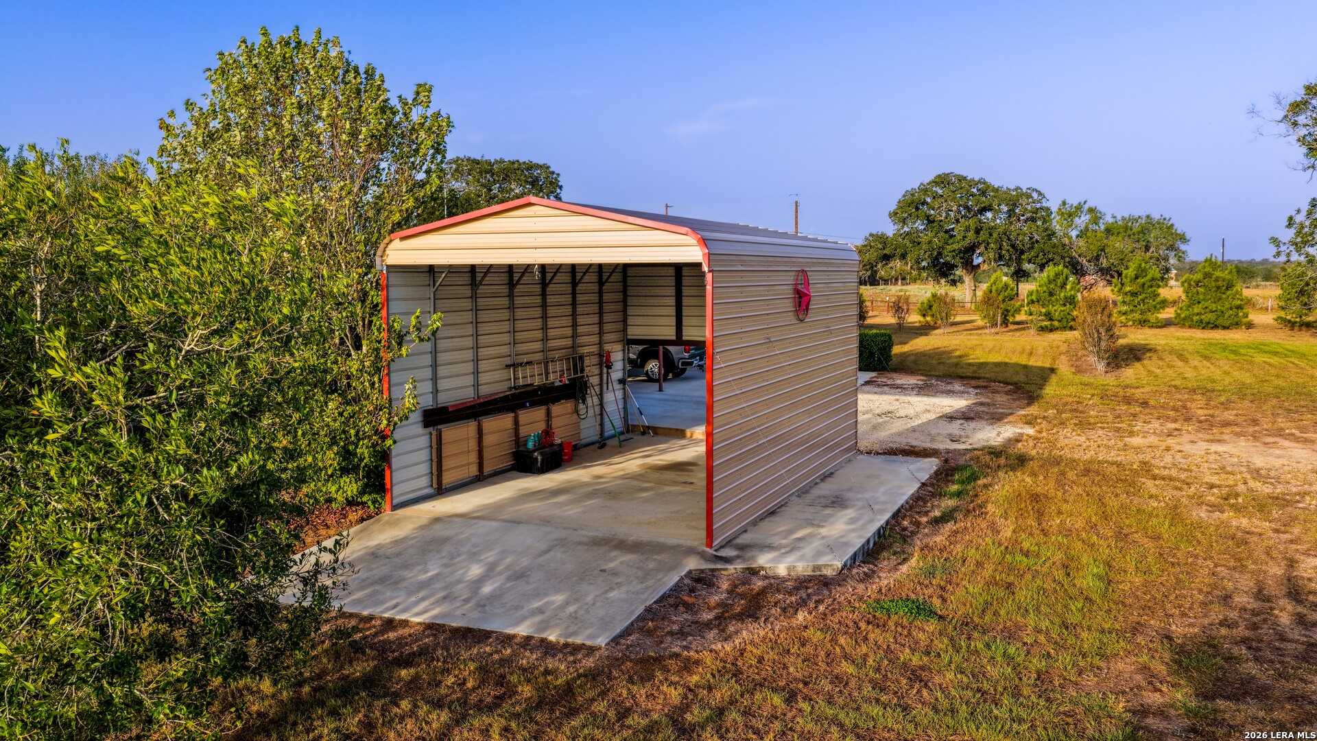 main property photo 5