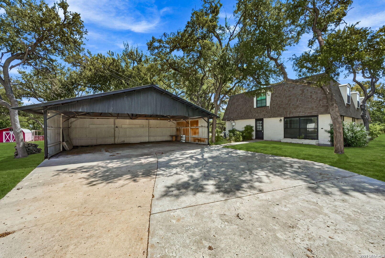 main property photo 2