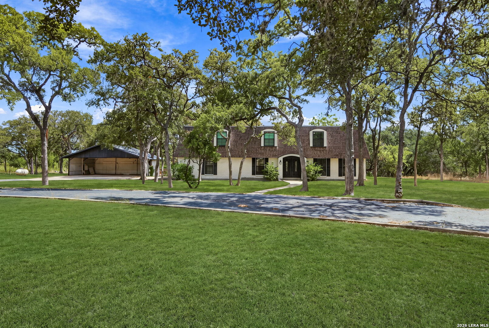 main property photo 3