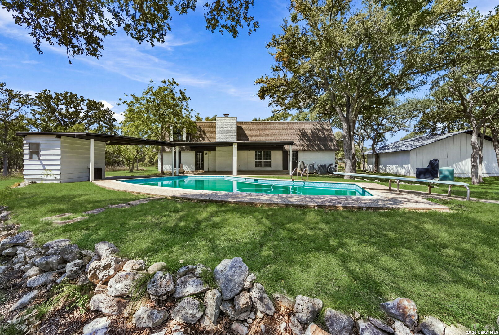 main property photo 40