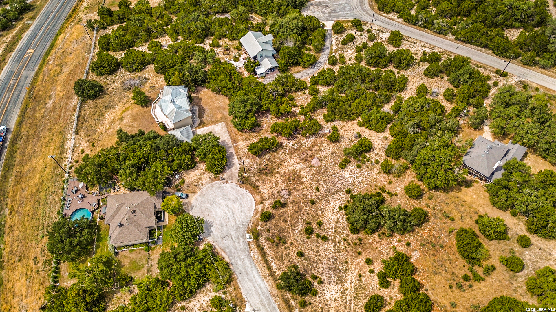 main property photo 13