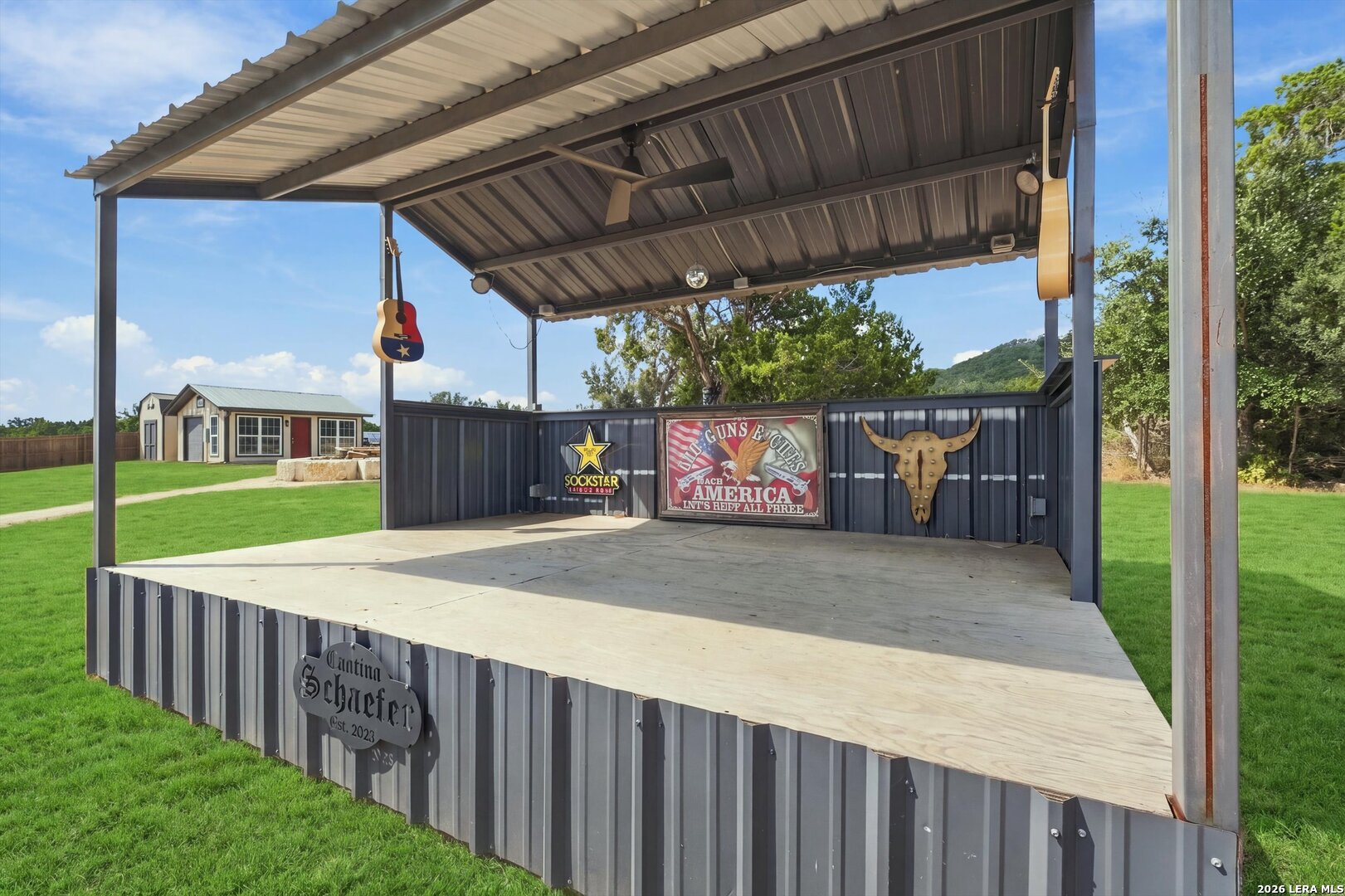main property photo 28
