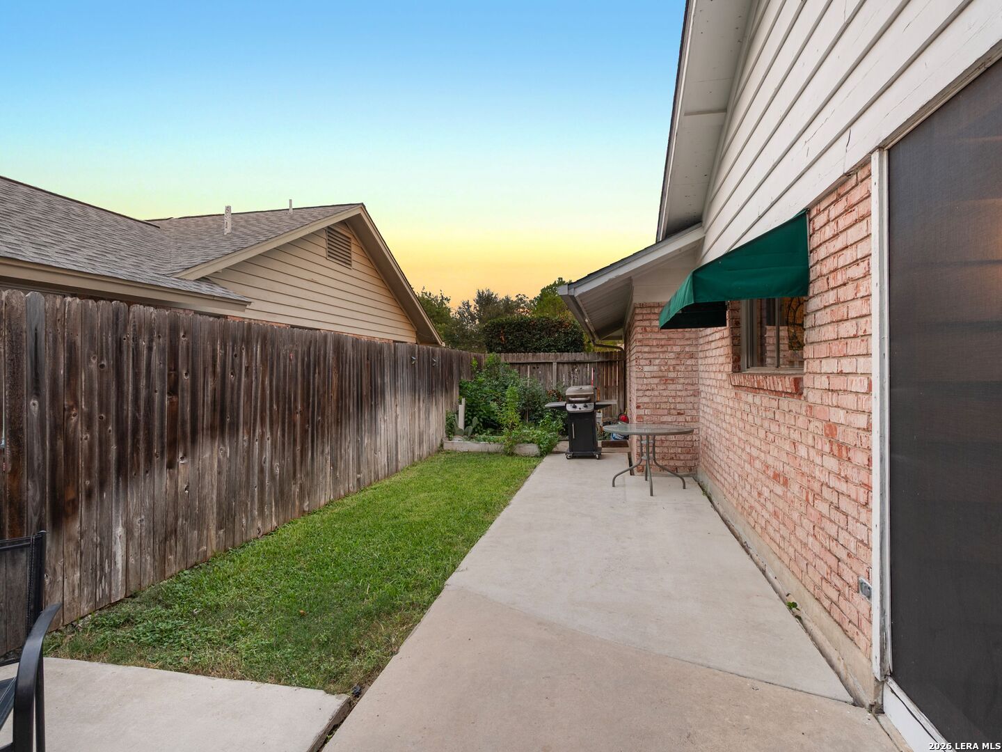 main property photo 30