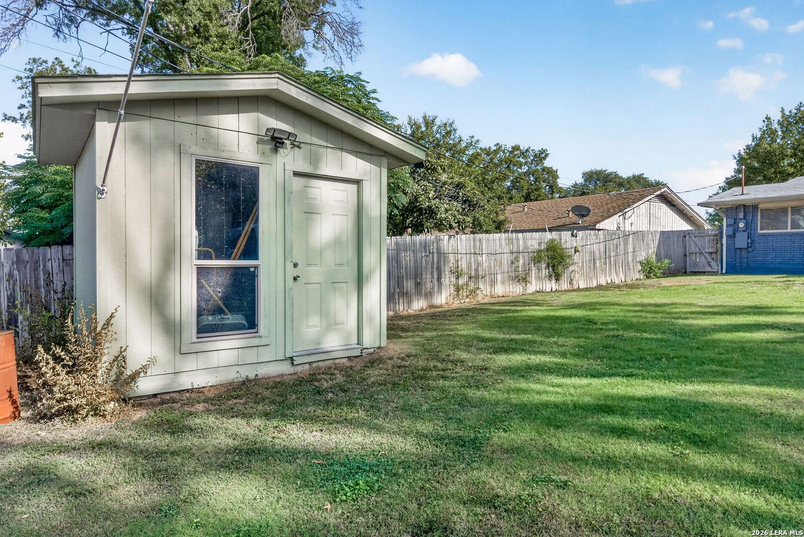 main property photo 28