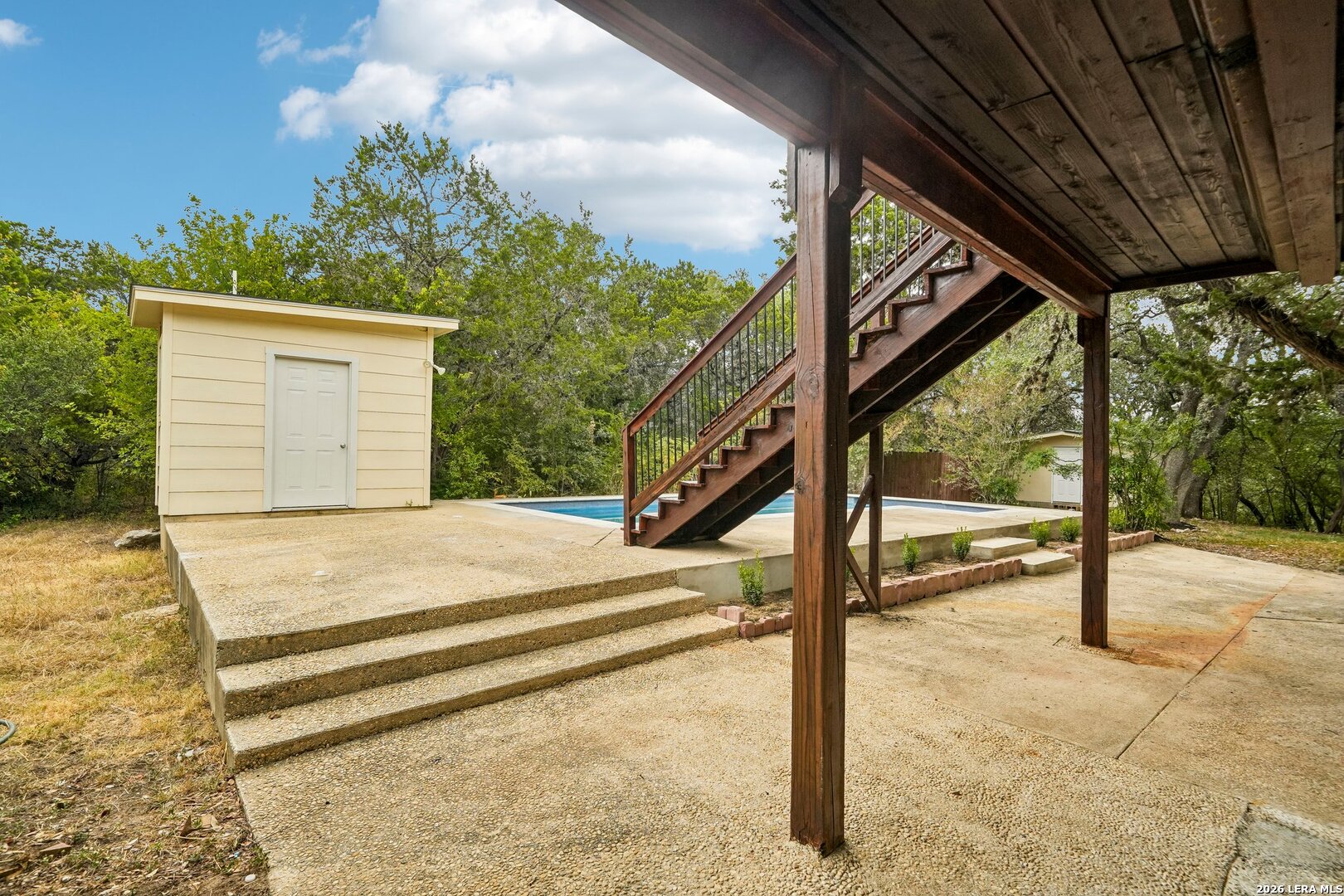 main property photo 32