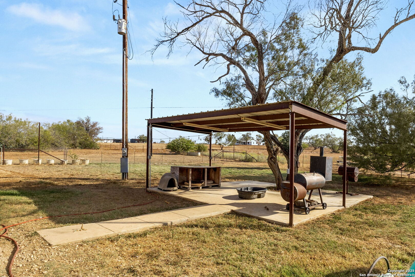 main property photo 17