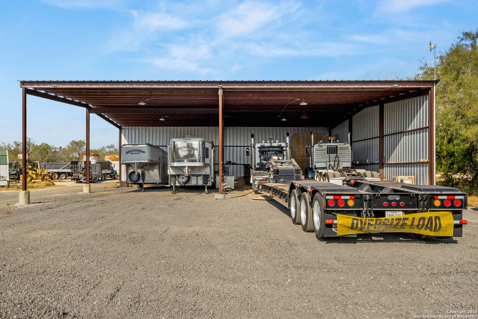 main property photo 25