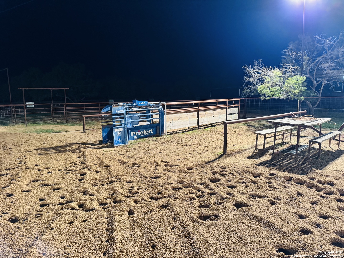 main property photo 30