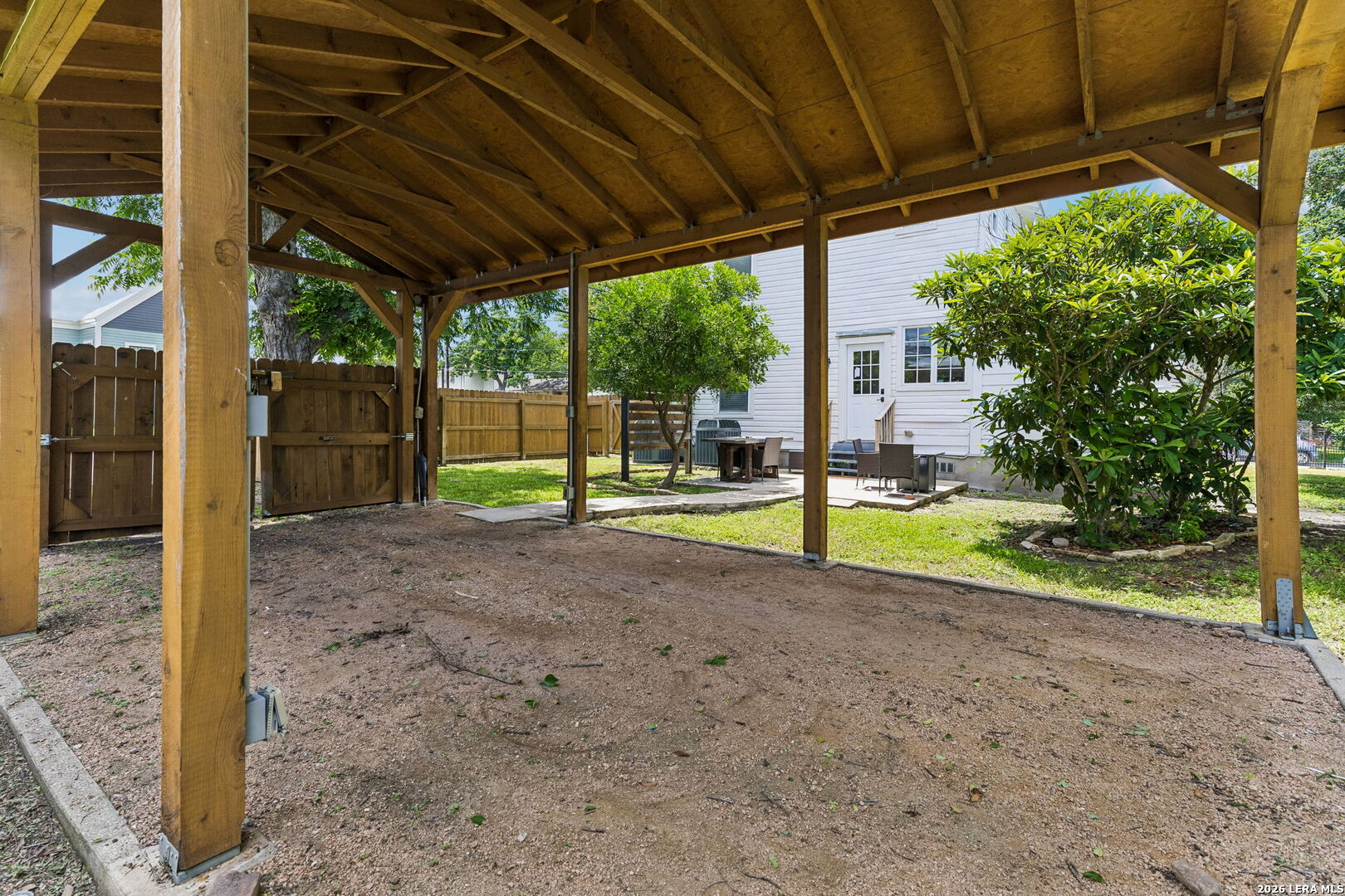 main property photo 36