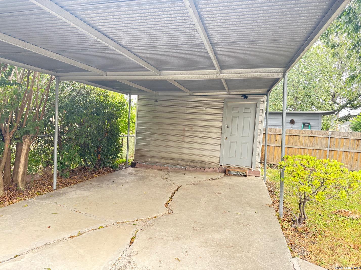 main property photo 17