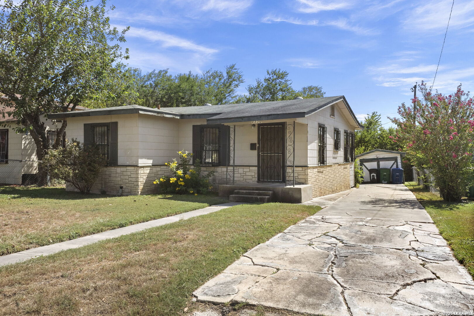 main property photo 30