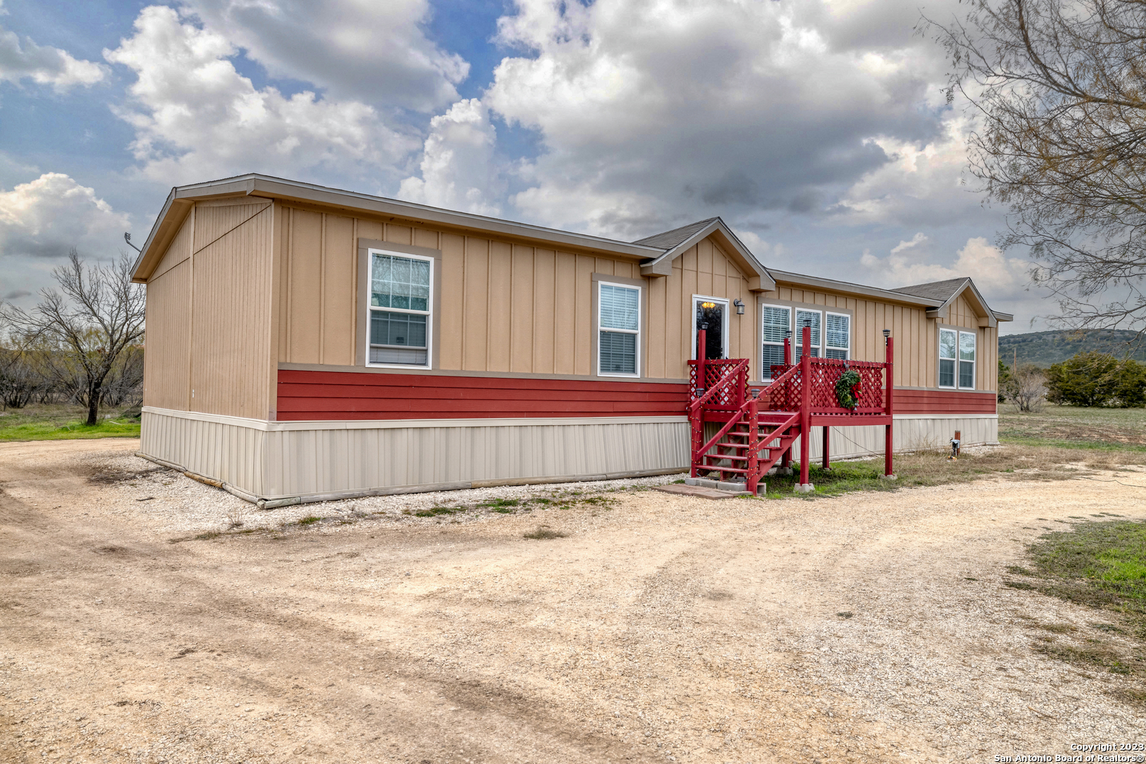 main property photo 34