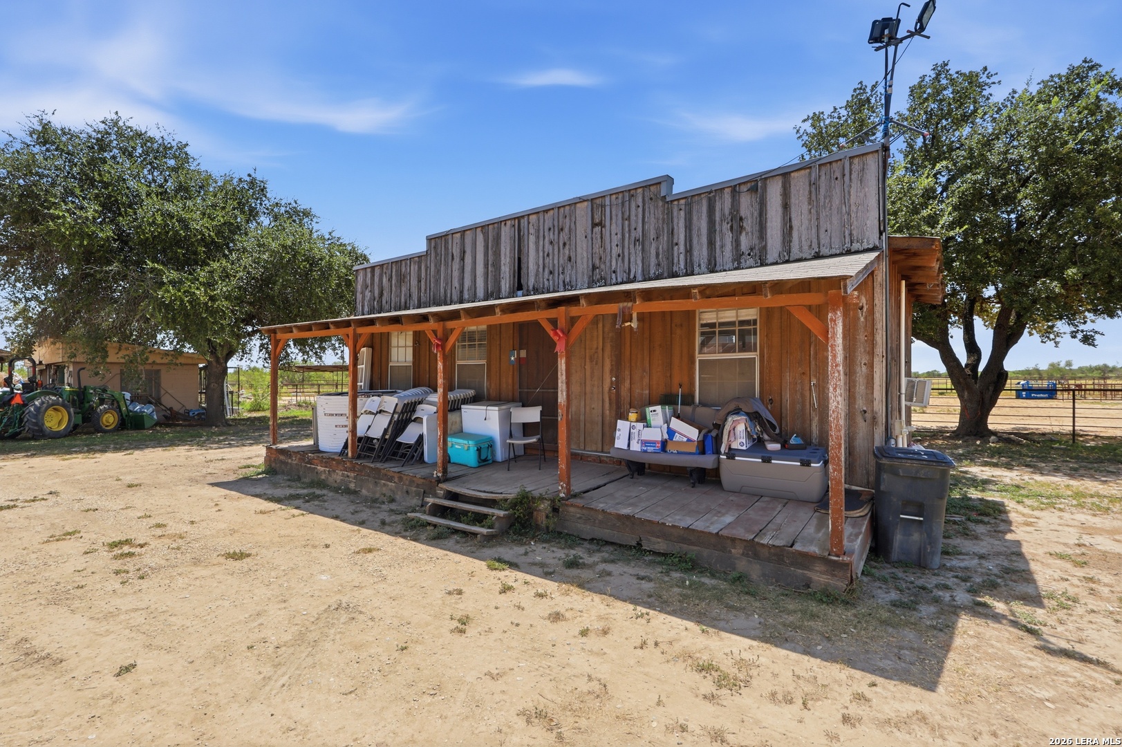 main property photo 40