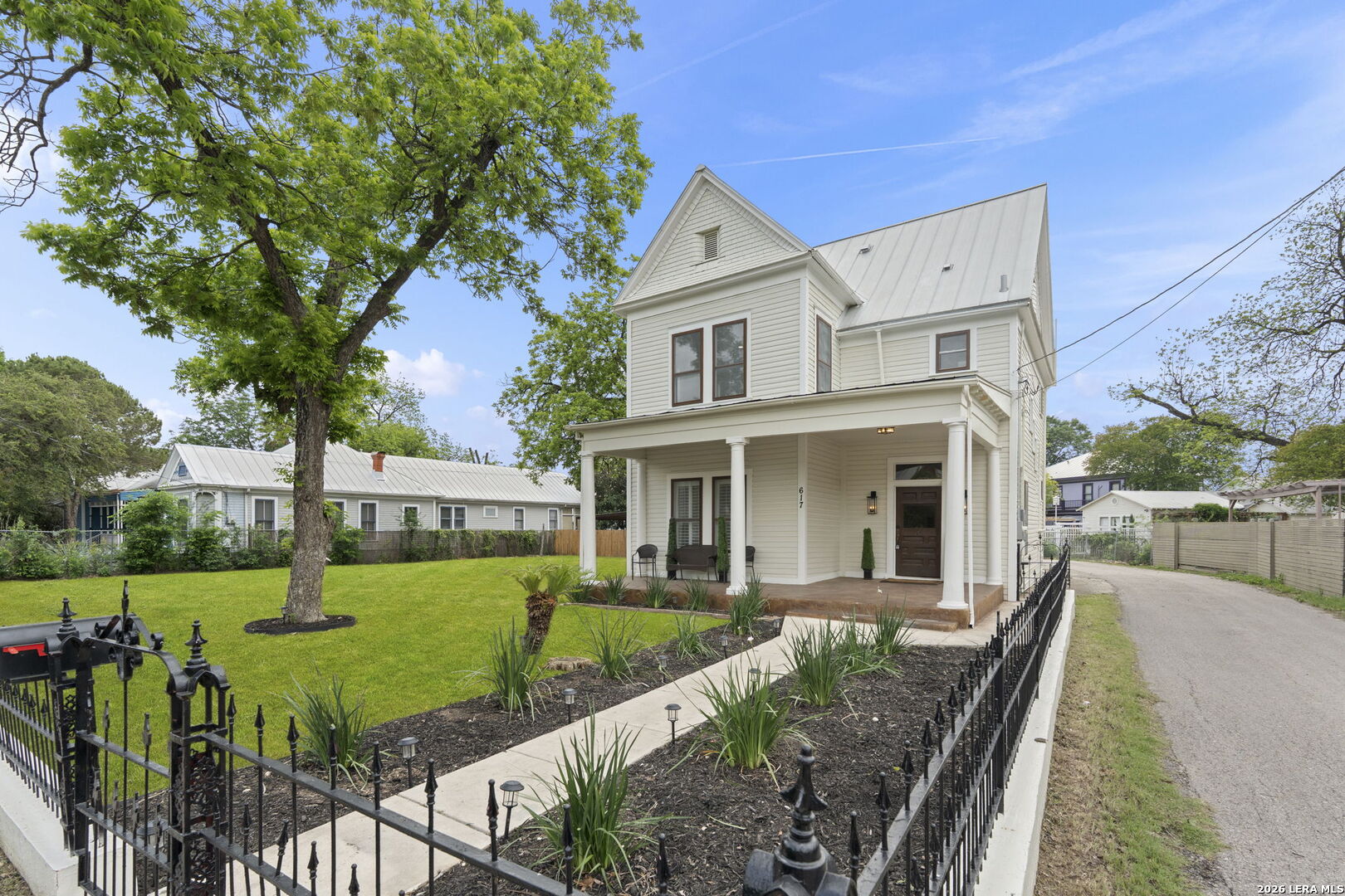 main property photo 7