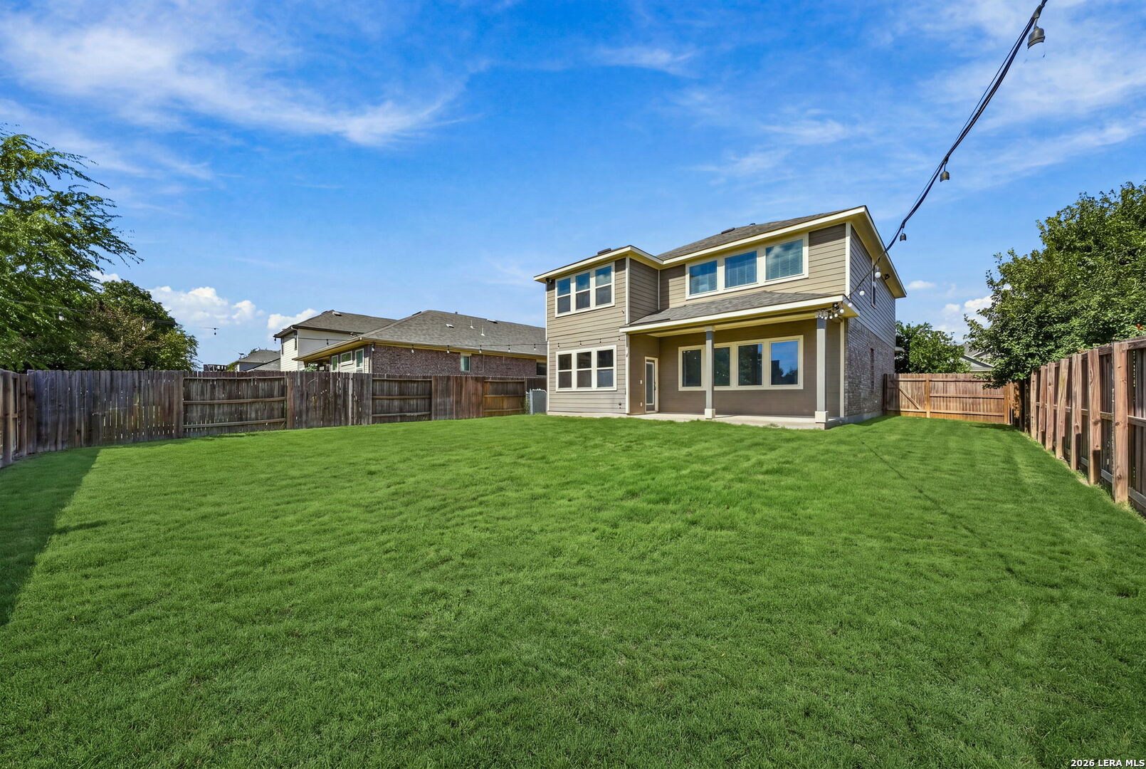 main property photo 28