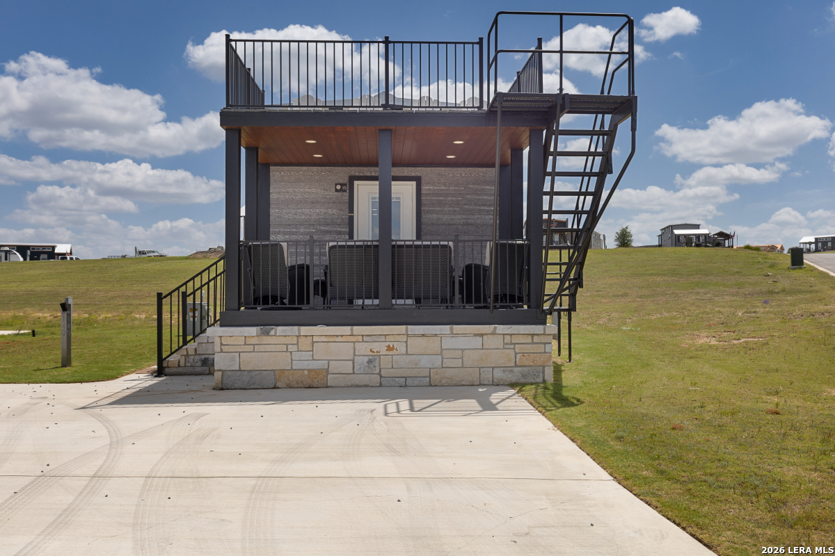 main property photo 28