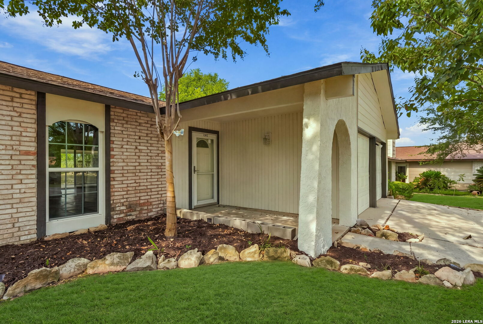 7941 Splintered Oak Live Oak TX open living eat-in kitchen new interior paint single-story home interior