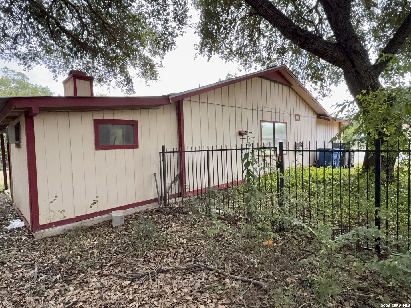 main property photo 29