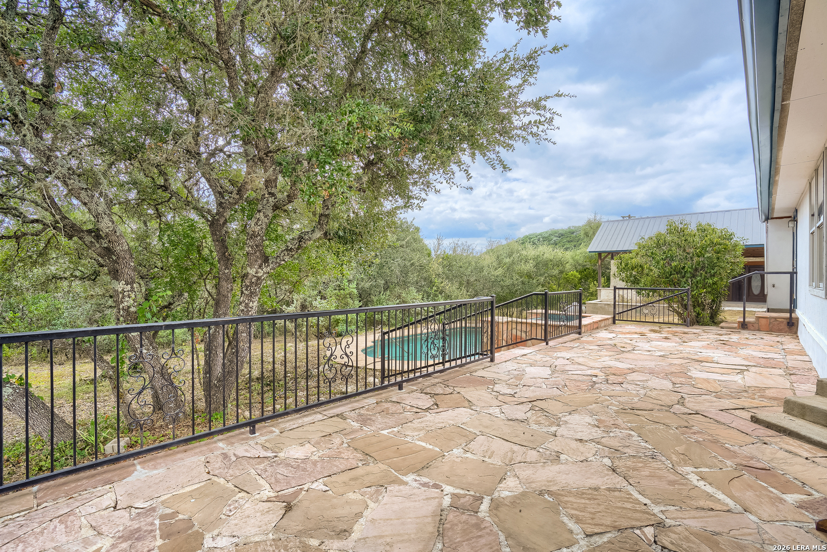 main property photo 36