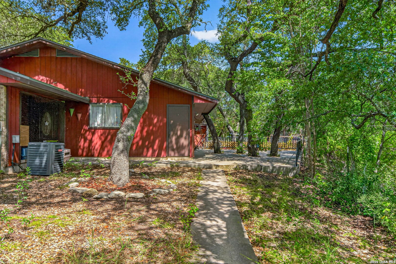 main property photo 27