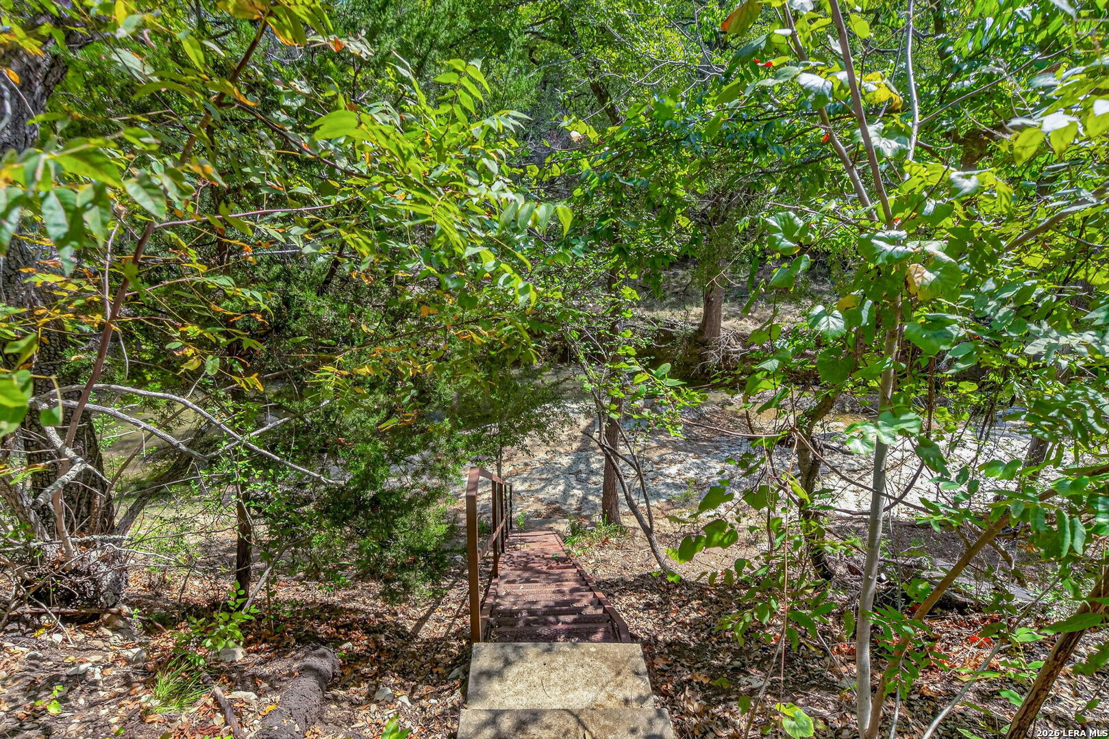 main property photo 28