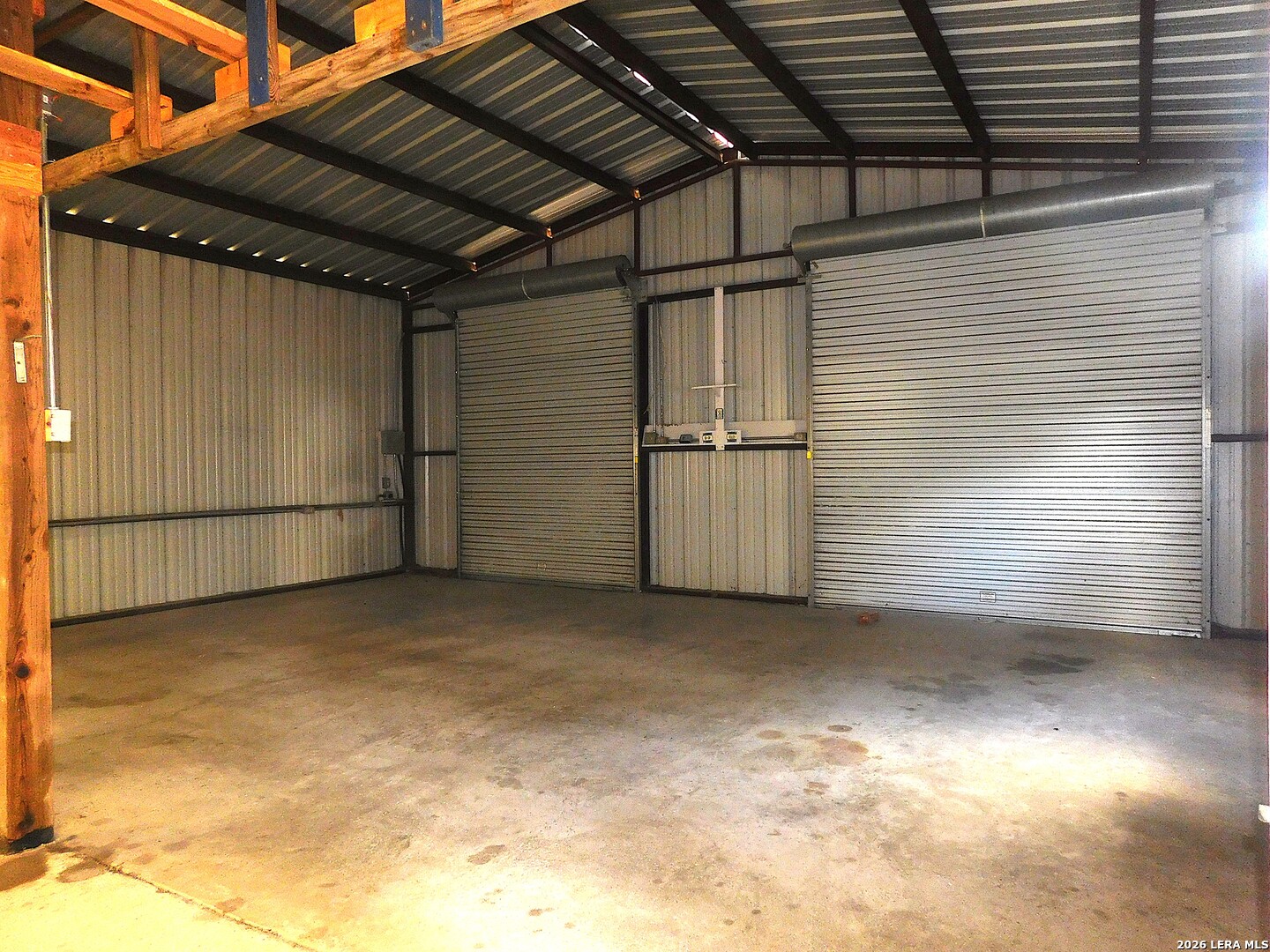 main property photo 37