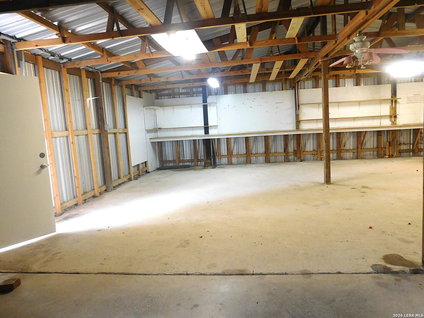 main property photo 40