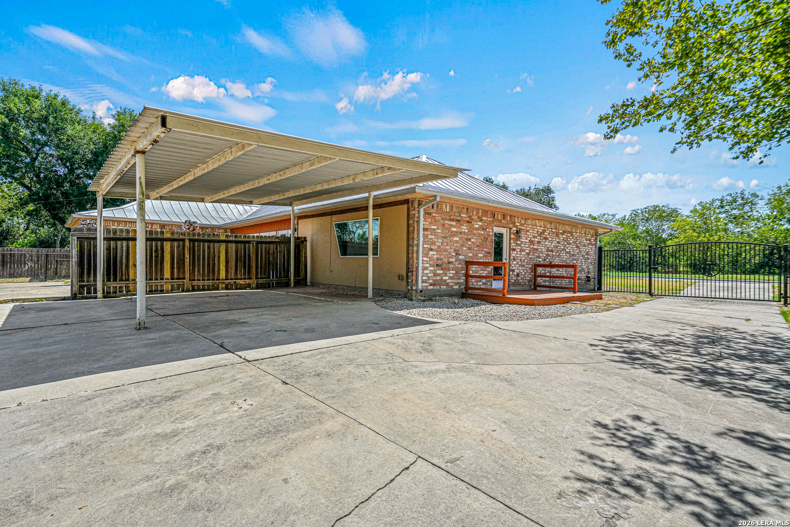 main property photo 31