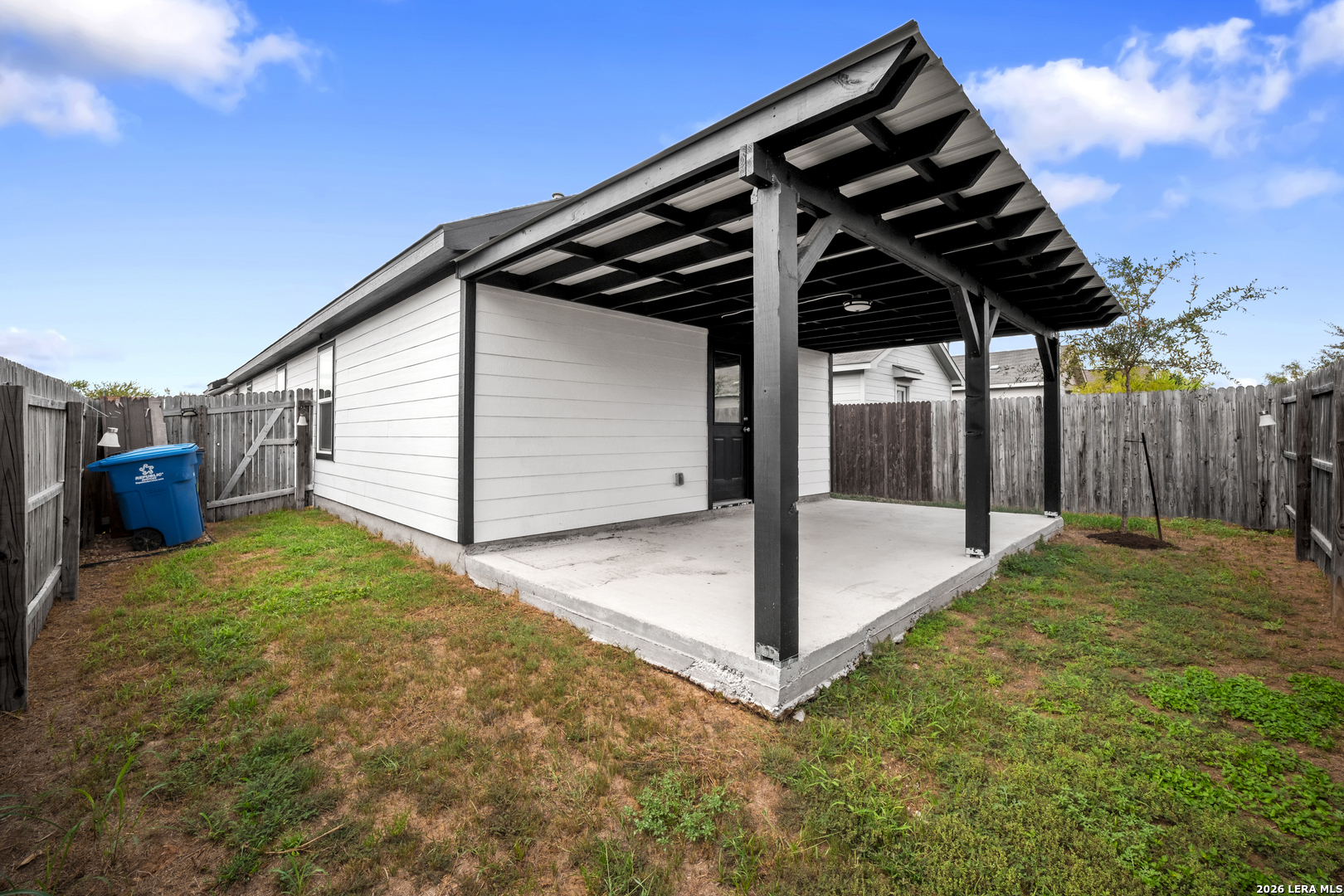 main property photo 22