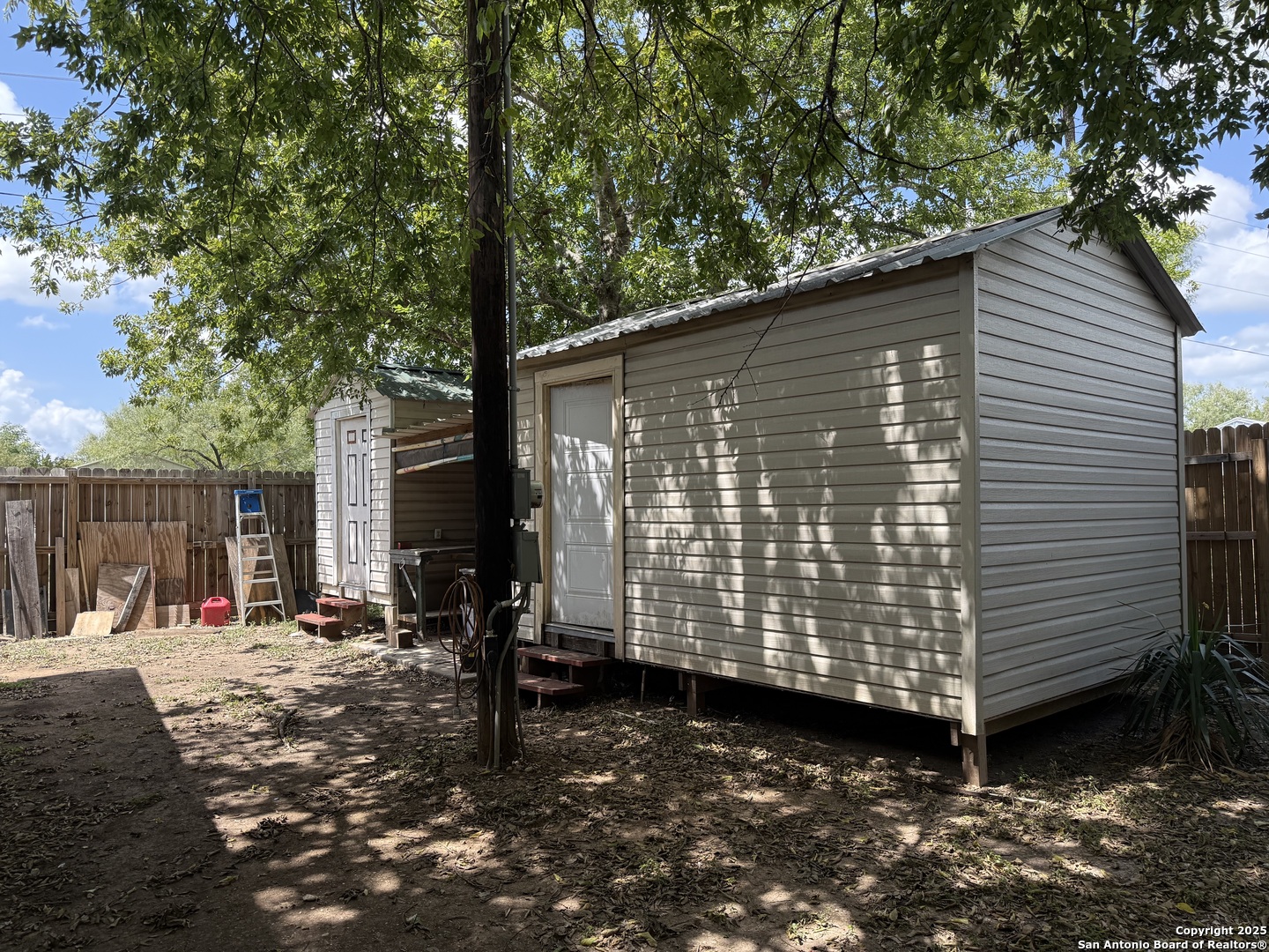 main property photo 11