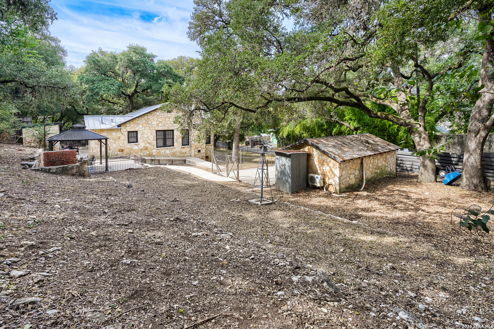 main property photo 23