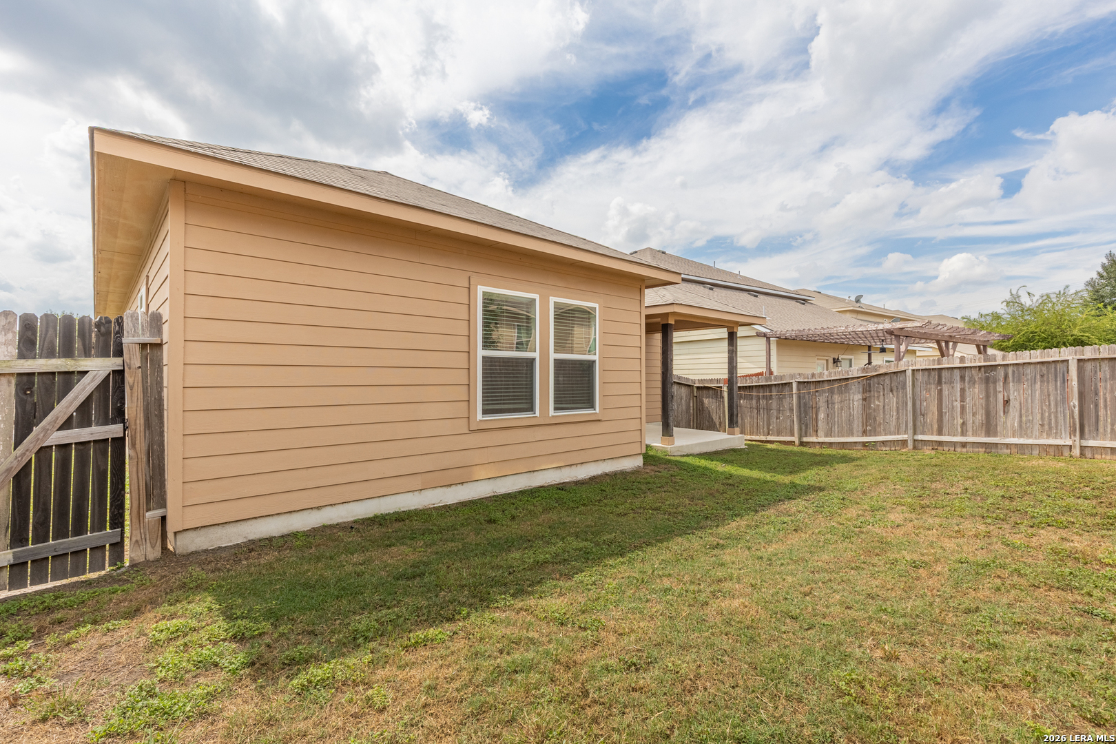 main property photo 30