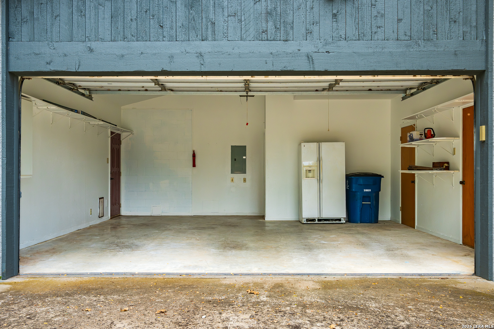 main property photo 14