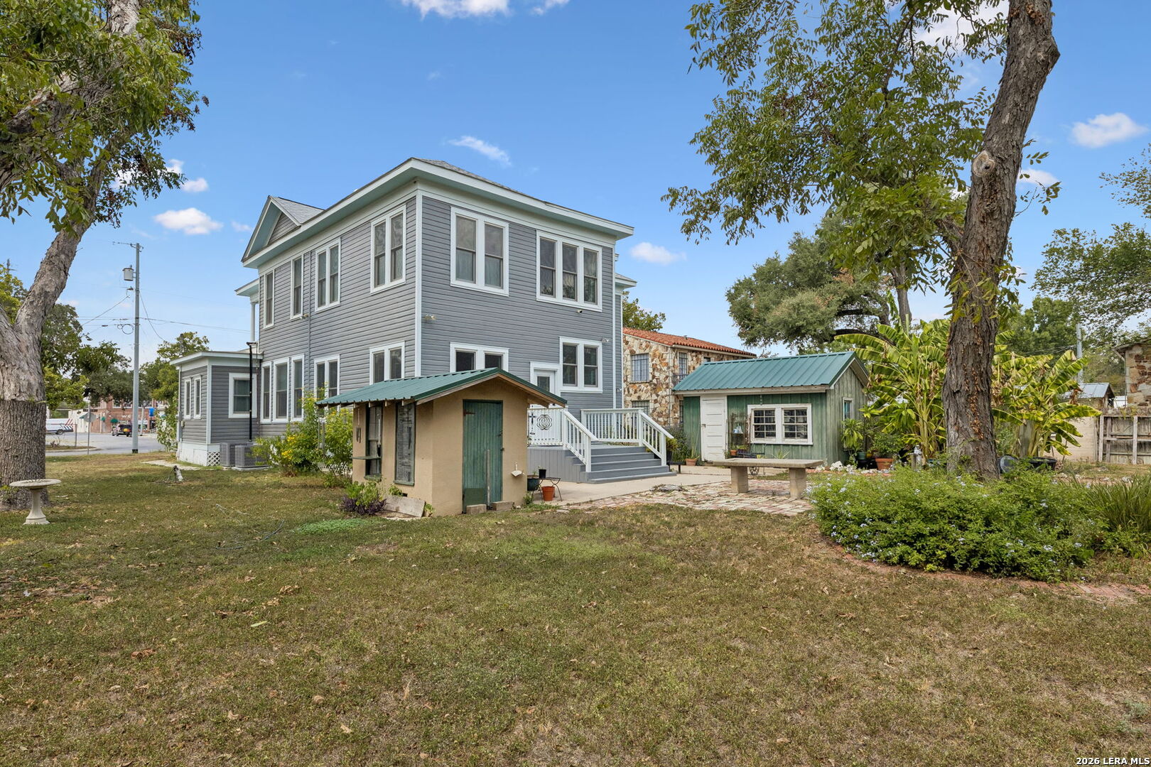 main property photo 28