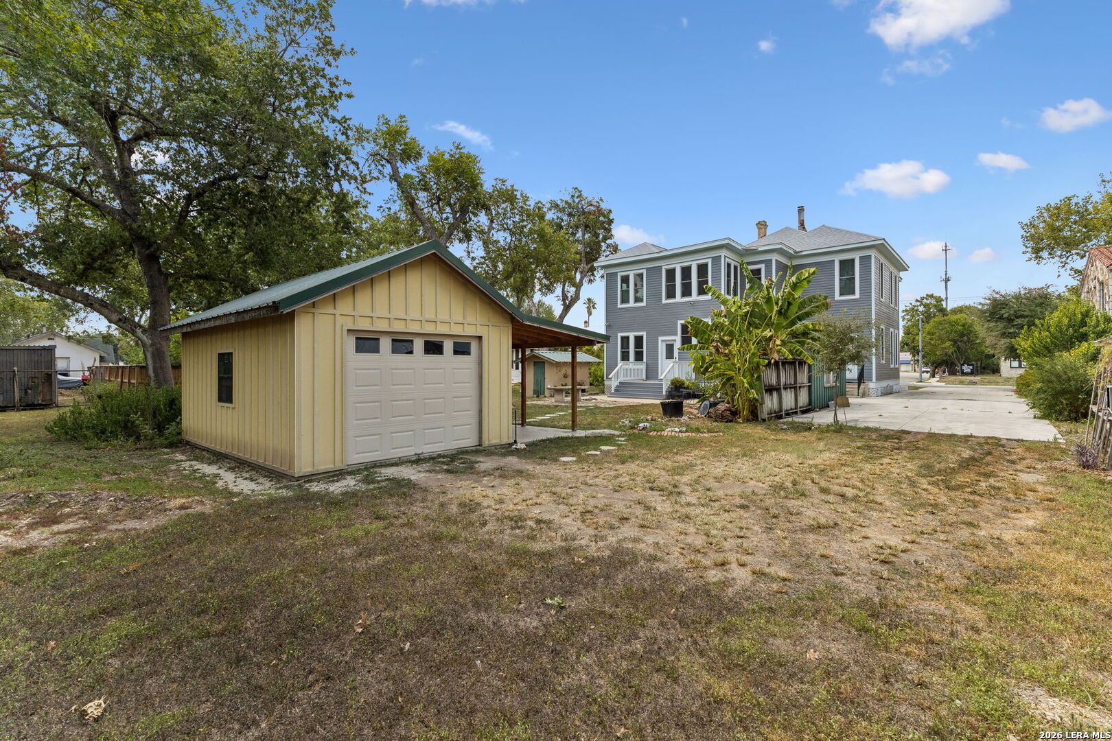 main property photo 30