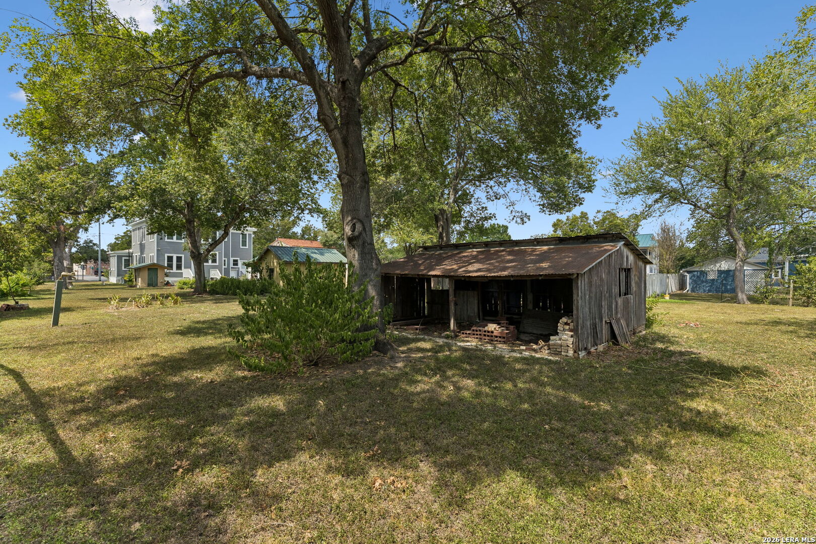 main property photo 33