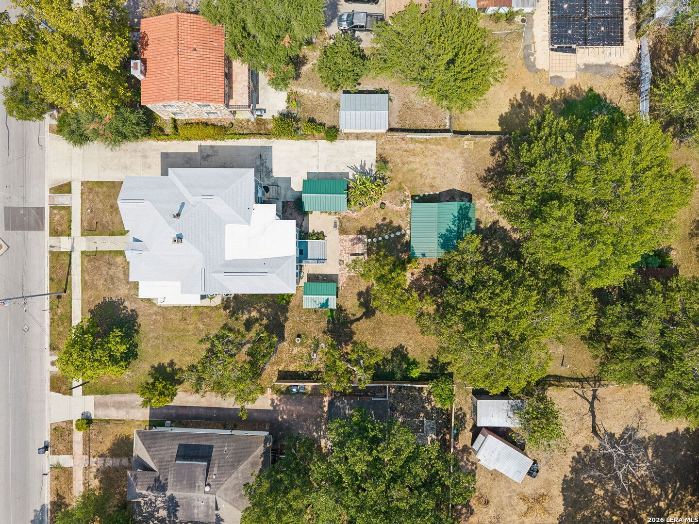 main property photo 34
