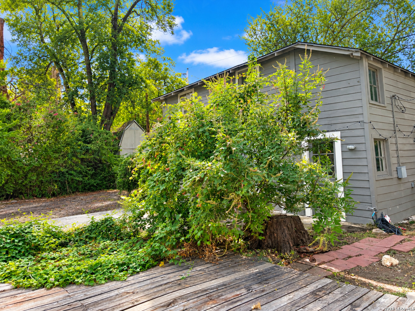 main property photo 16