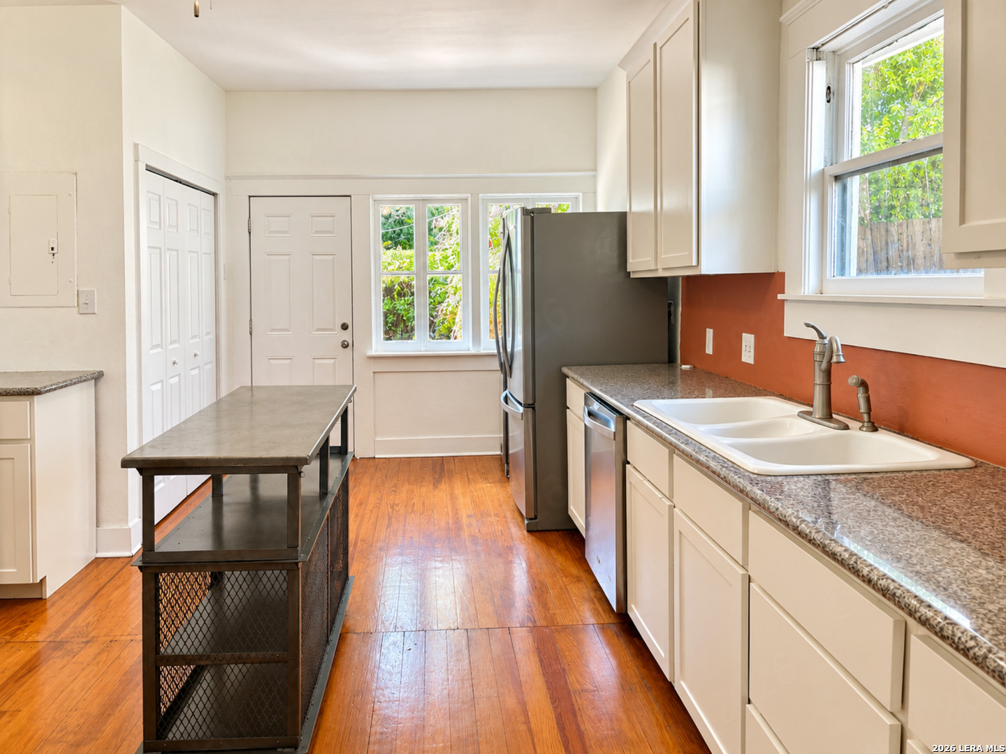 main property photo 7